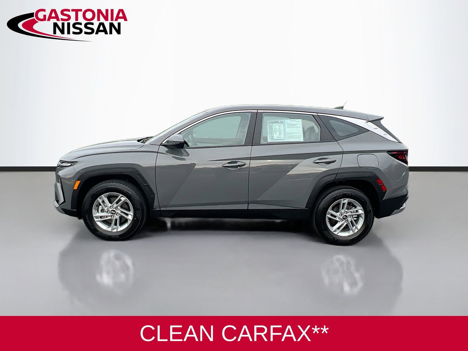 Used 2025 Hyundai Tucson SE image 5