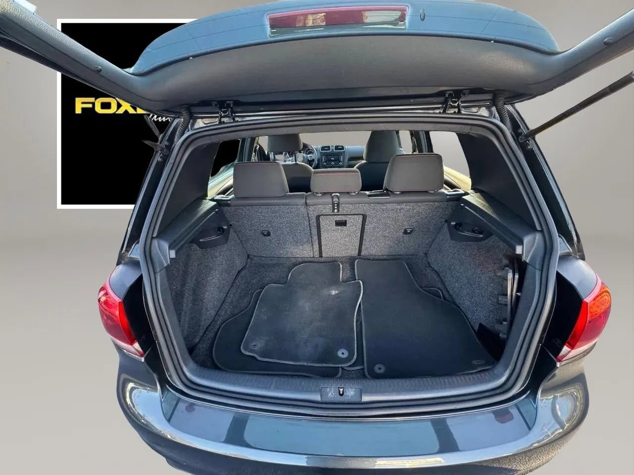 Used 2011 Volkswagen Golf 4-Door image 14