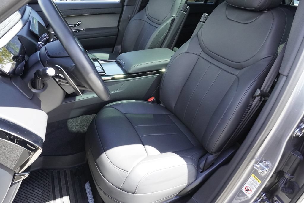 Used 2025 Land Rover Range Rover Sport SE AWD/4WD image 20