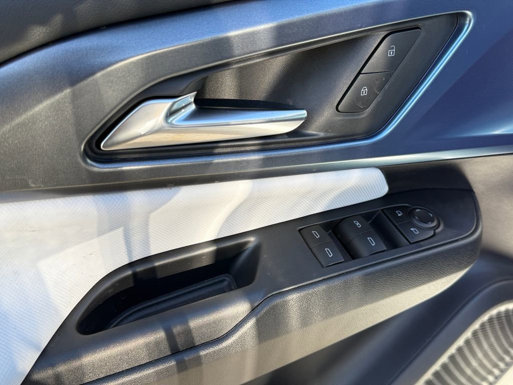 New 2026 Chevrolet Equinox EV LT image 11