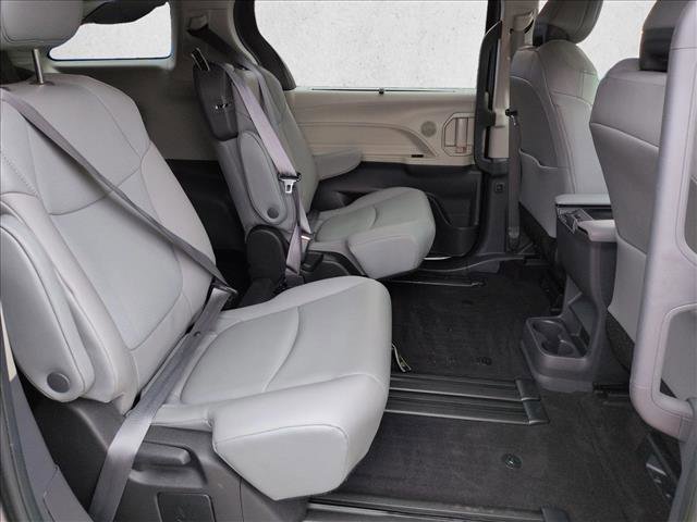 Used 2022 Toyota Sienna XLE w/ XLE Plus Package image 21