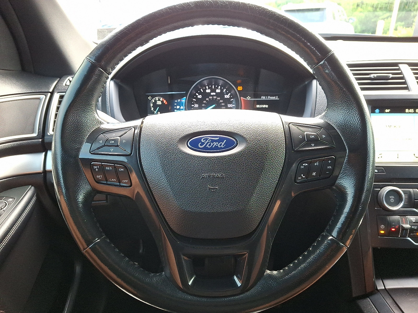 Used 2017 Ford Explorer XLT w/ Equipment Group 202A AWD/4WD image 19