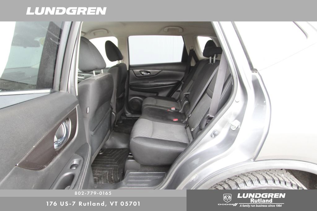 Used 2020 Nissan Rogue SV image 29