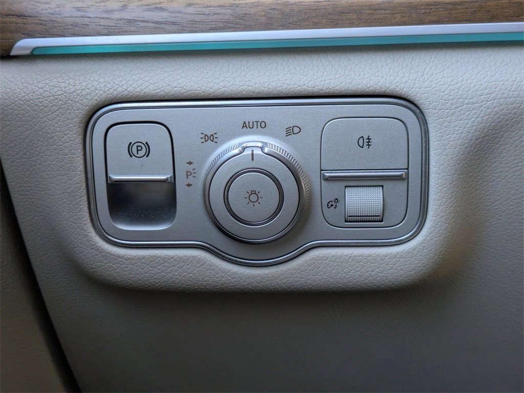 Used 2023 Mercedes-Benz GLS 450 4MATIC image 30