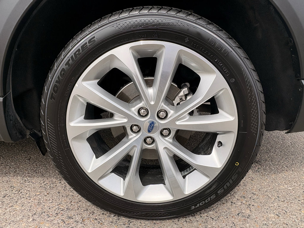 Used 2022 Ford Explorer Platinum w/ Equipment Group 601A image 9