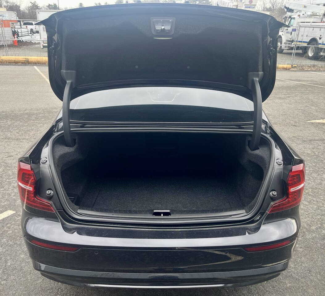 Used 2024 Volvo S60 B5 Plus image 24
