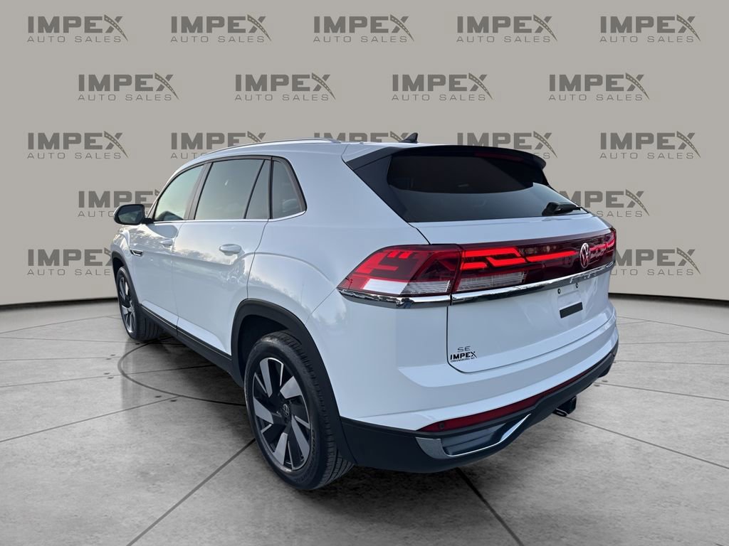 Used 2025 Volkswagen Atlas Cross Sport SE image 3