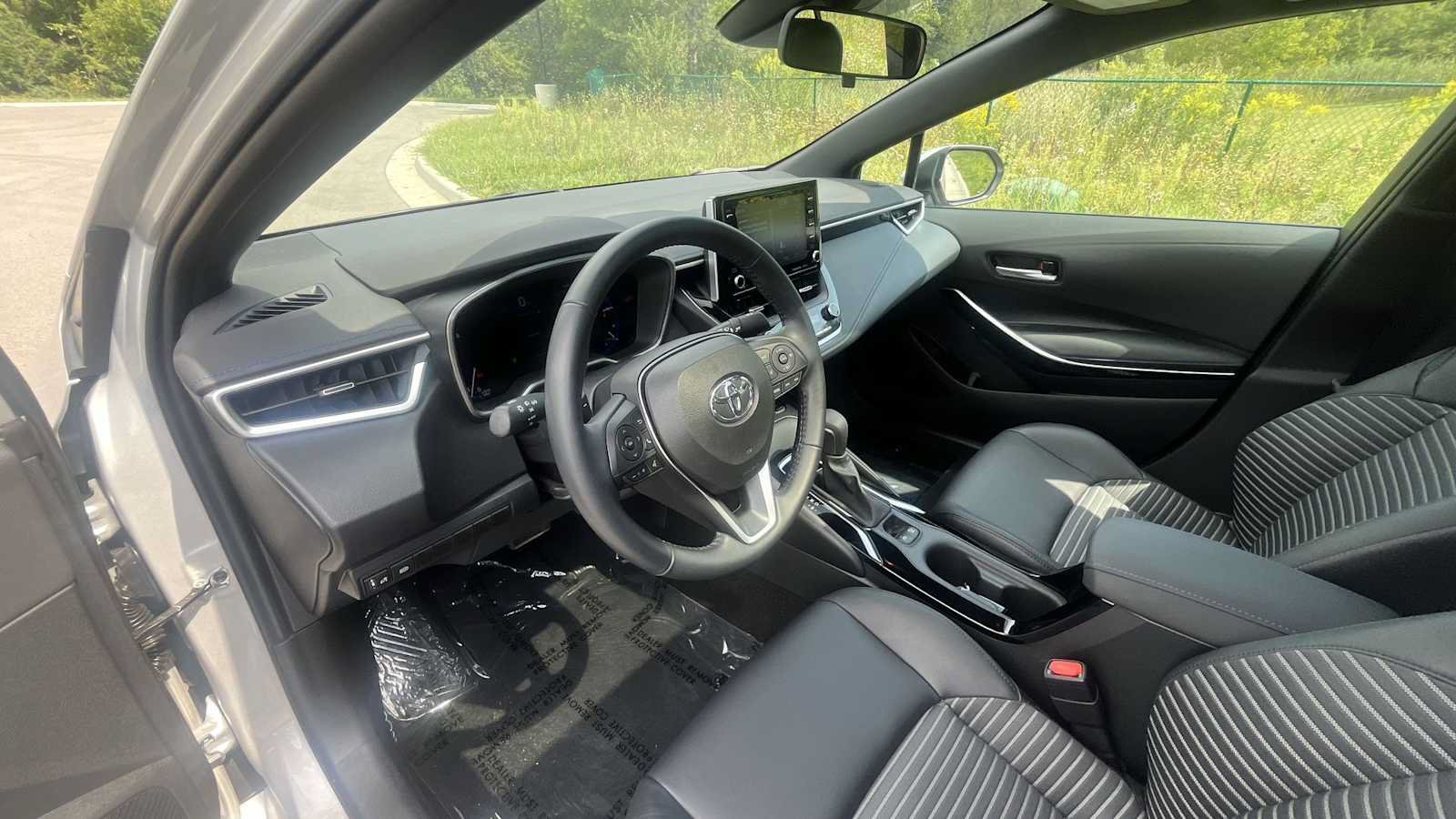 Used 2021 Toyota Corolla XSE w/ Carpet Mat Package (TMS) FWD image 13