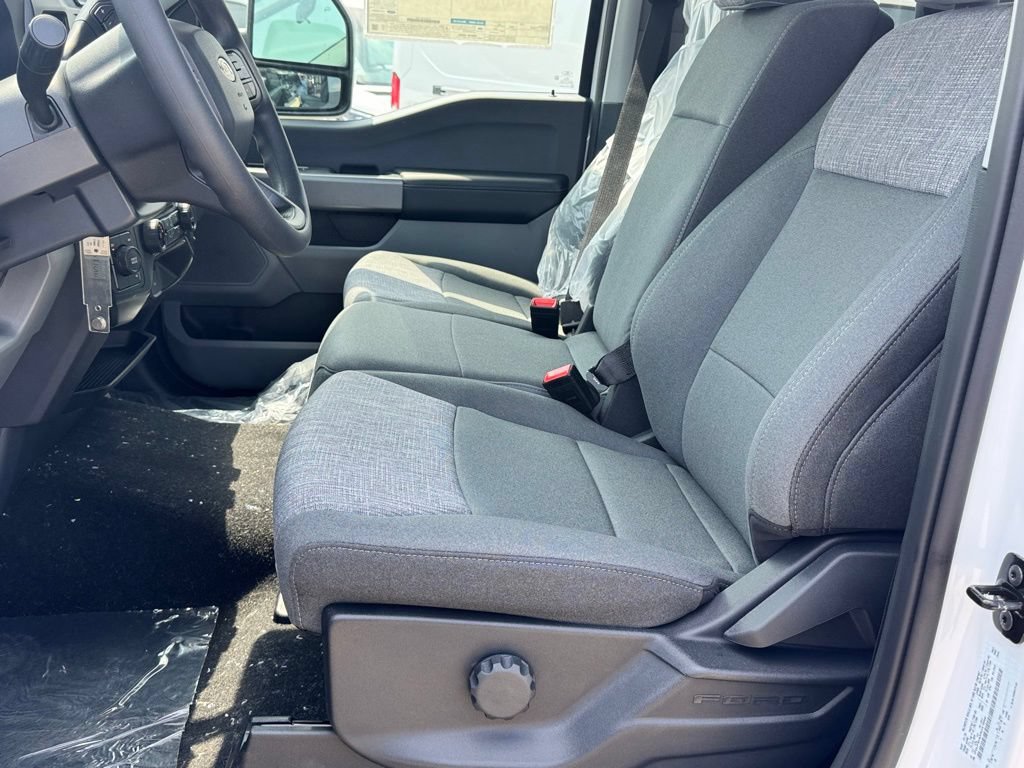 New 2024 Ford F550 4x4 Regular Cab Super Duty image 12