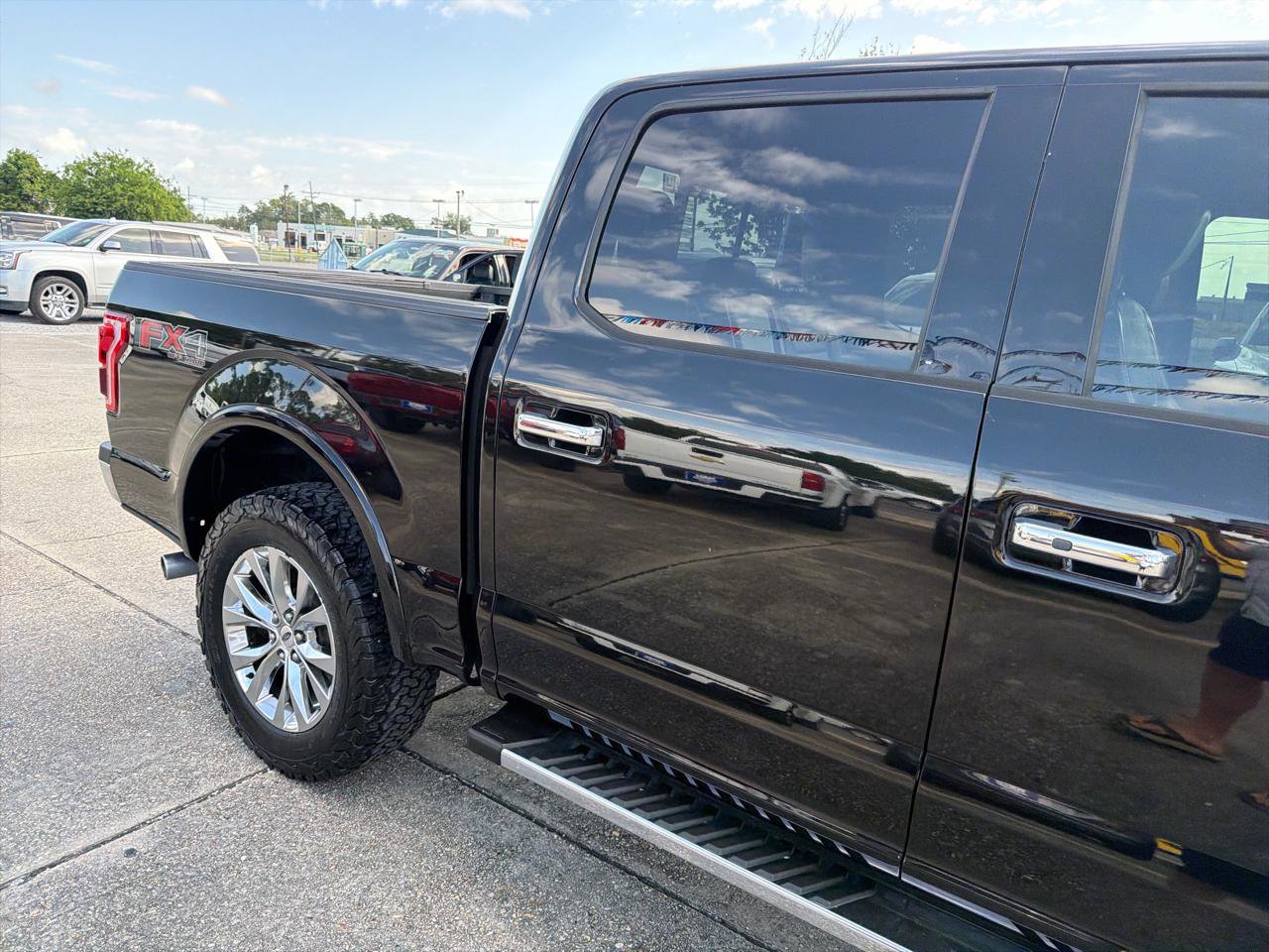 Used 2017 Ford F150 Lariat image 9