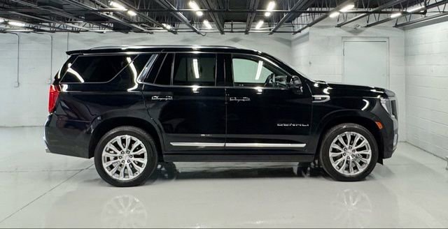 Used 2024 GMC Yukon Denali w/ Denali Reserve Package image 6