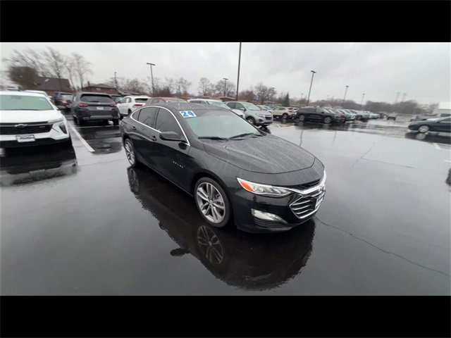 Used 2024 Chevrolet Malibu LT image 2