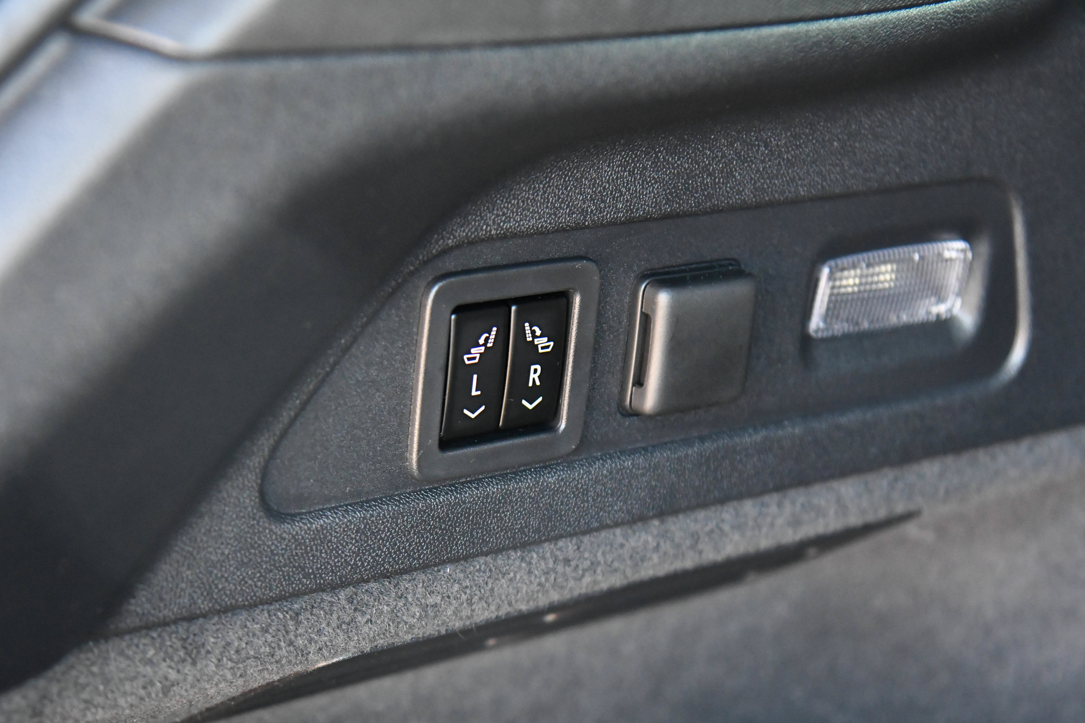 Used 2024 Acura ZDX A-Spec AWD/4WD image 45