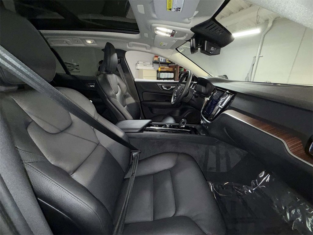 Used 2023 Volvo V60 B5 Cross Country Plus w/ Climate Package image 14