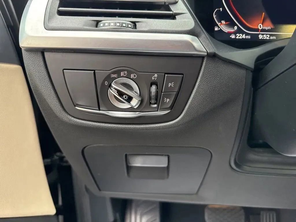 Used 2023 BMW X3 xDrive30i w/ Convenience Package AWD/4WD image 10