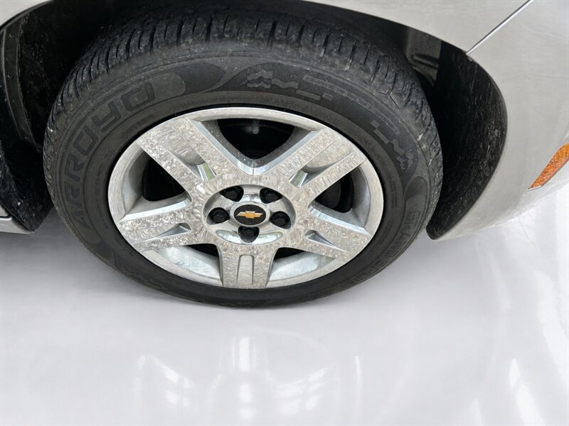 Used 2011 Chevrolet HHR LT FWD image 34