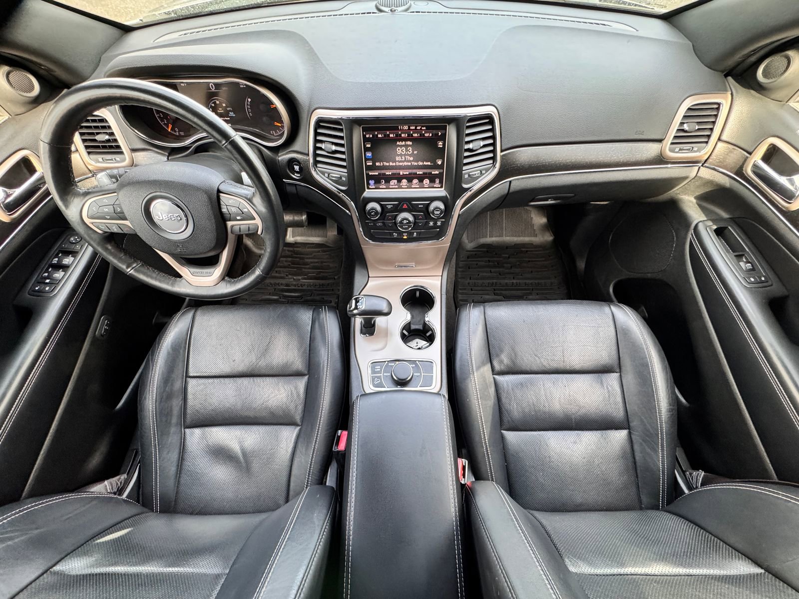 Used 2015 Jeep Grand Cherokee Limited w/ Luxury Group II image 2