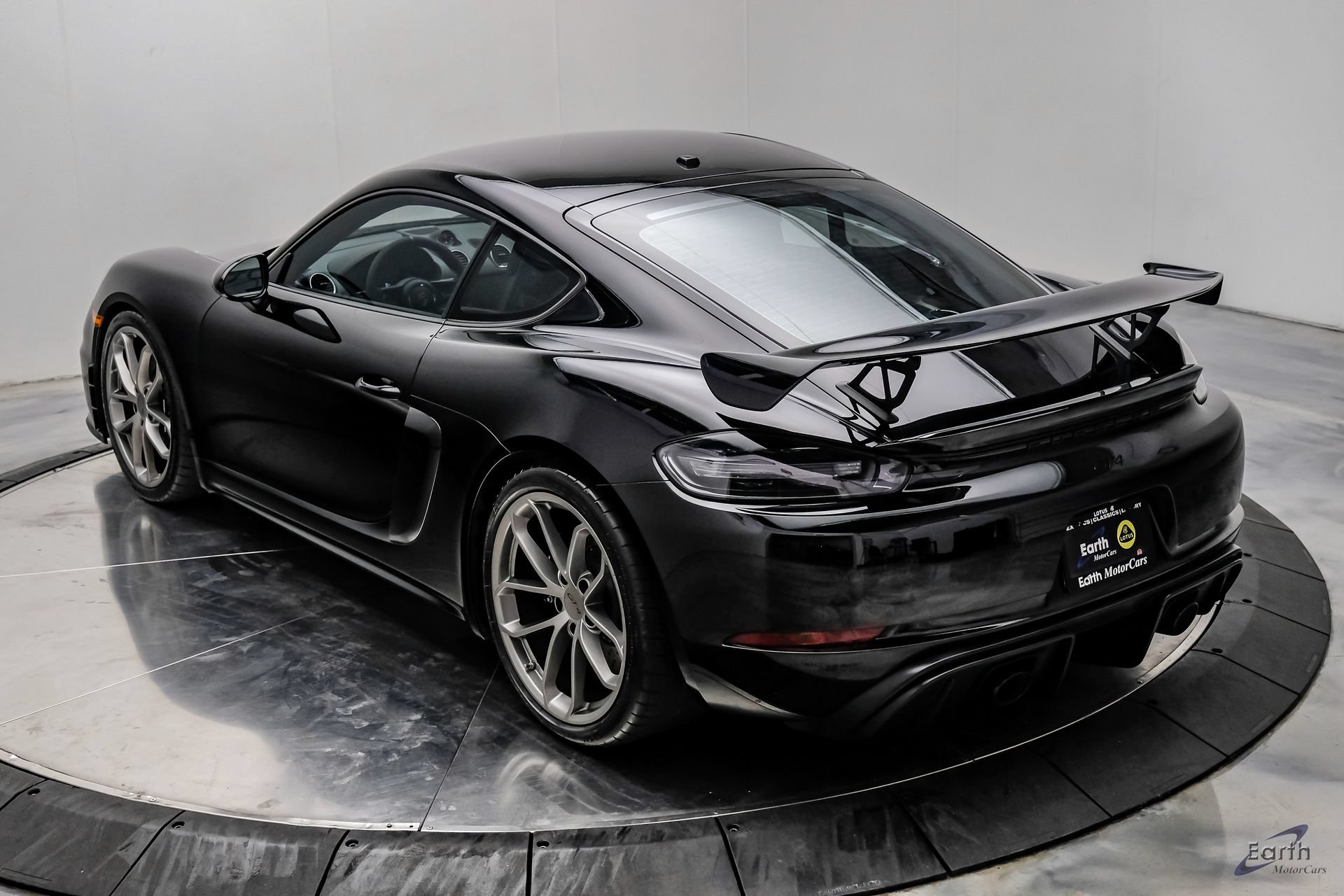 Used 2023 Porsche 718 Cayman GT4 RWD image 13