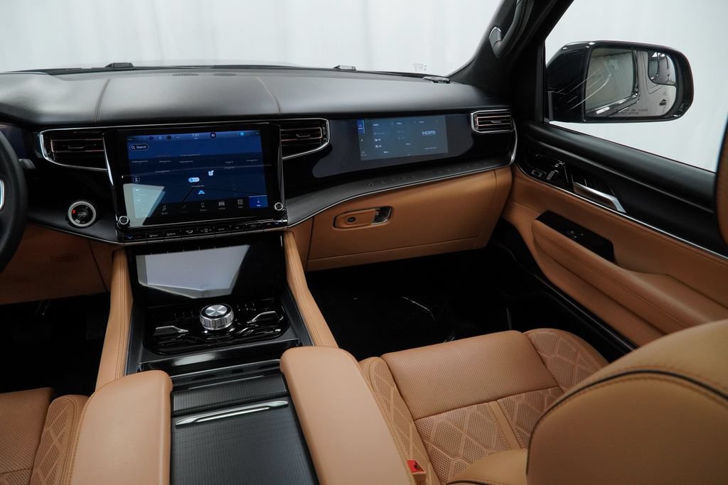 Certified 2025 Jeep Grand Wagoneer Series III w/ Rear Seat Video Group 1 AWD/4WD image 33