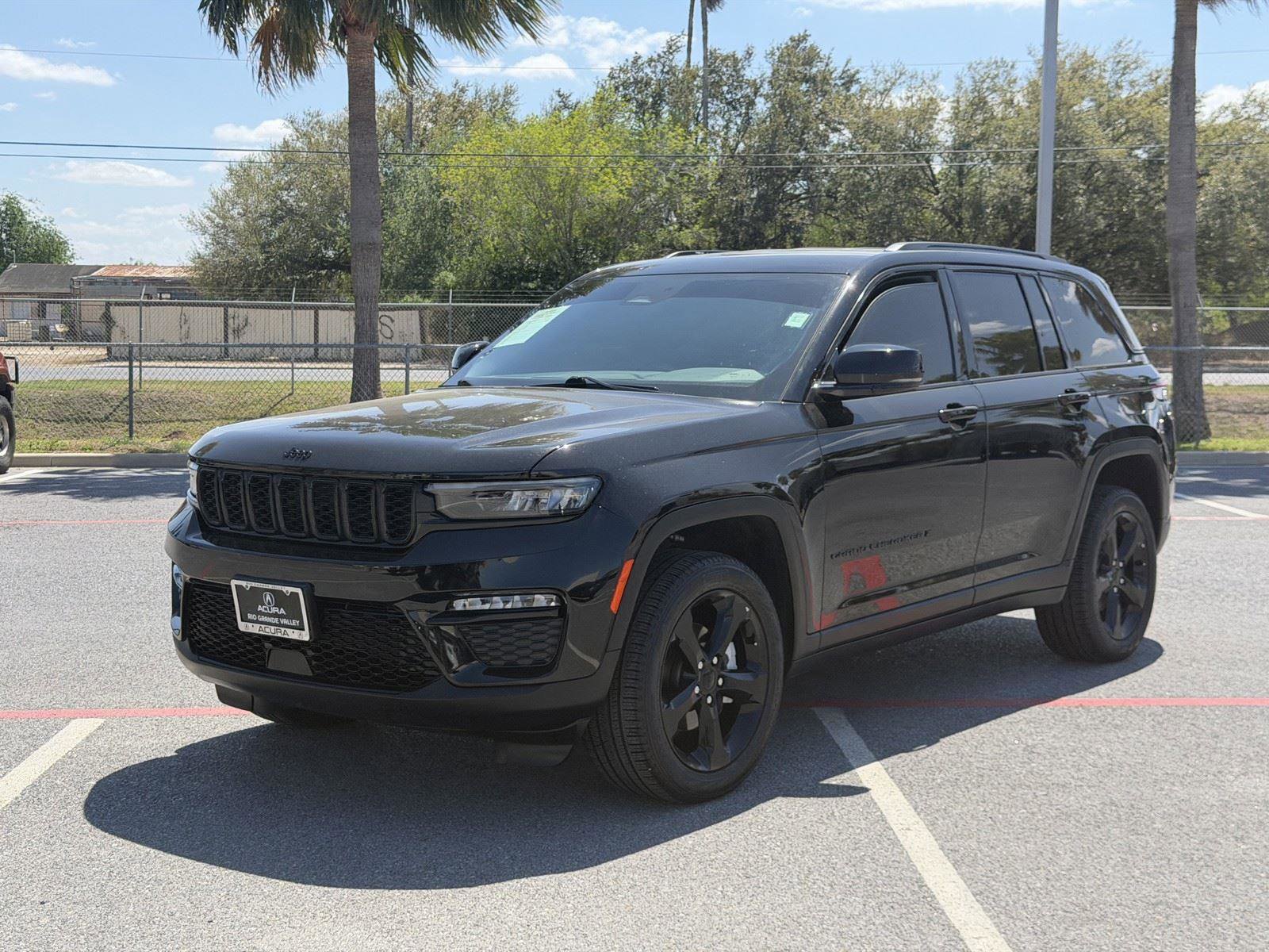 Used 2025 Jeep Grand Cherokee Limited w/ Black Appearance Package image 21