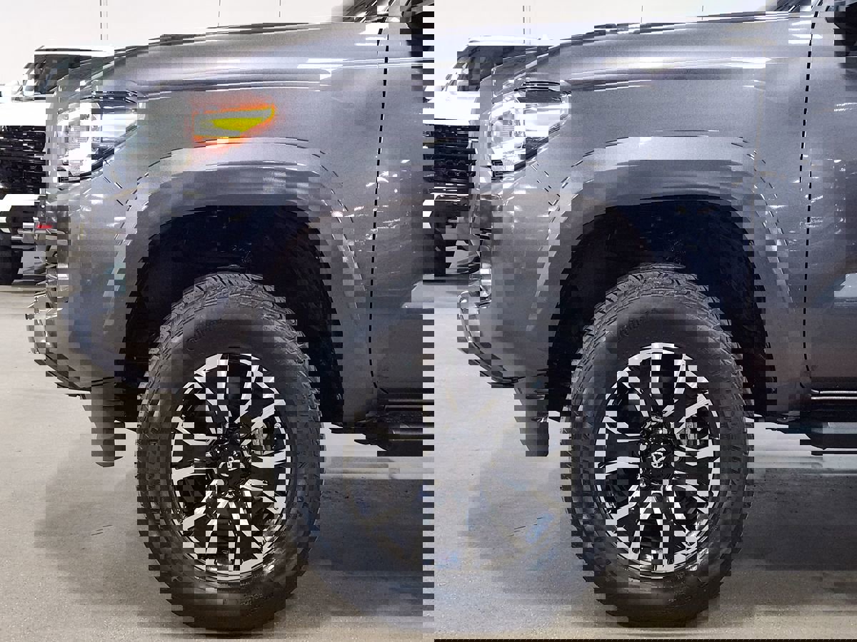 Used 2021 Toyota Tacoma TRD Sport w/ Technology Package image 5