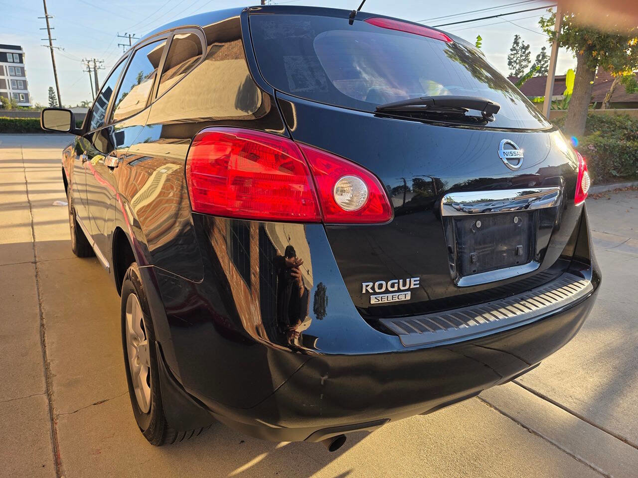 Used 2014 Nissan Rogue S image 4