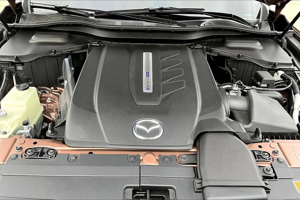 New 2025 MAZDA CX-70 Plug-In Hybrid w/ Premium Plus AWD/4WD image 13