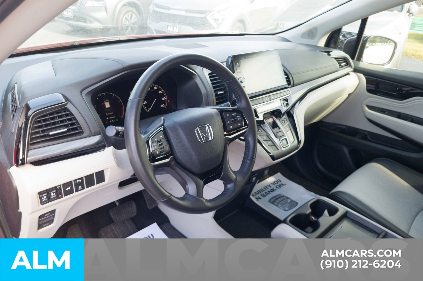 Used 2025 Honda Odyssey Elite image 16