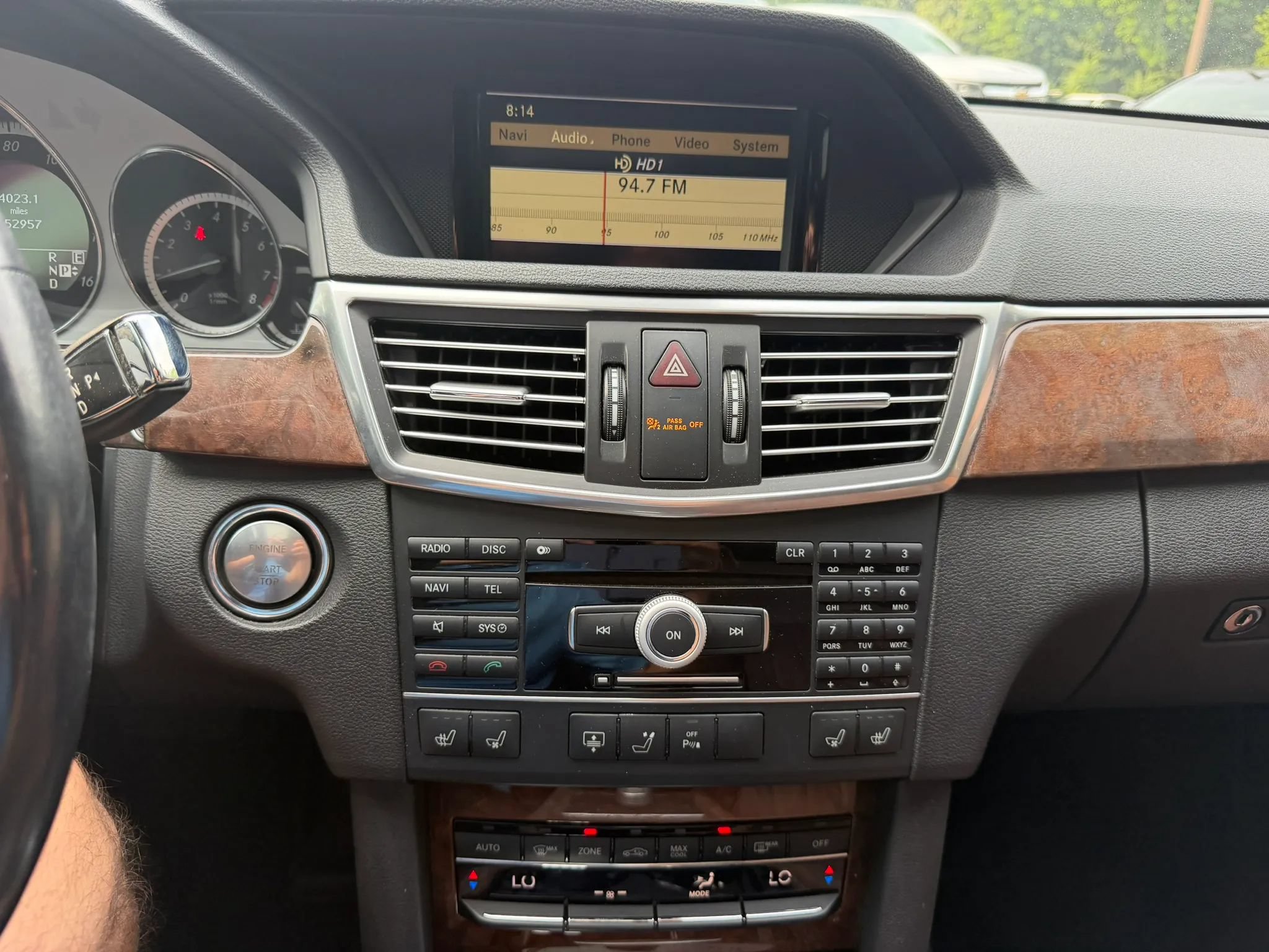Used 2011 Mercedes-Benz E 550 4MATIC Sedan image 24