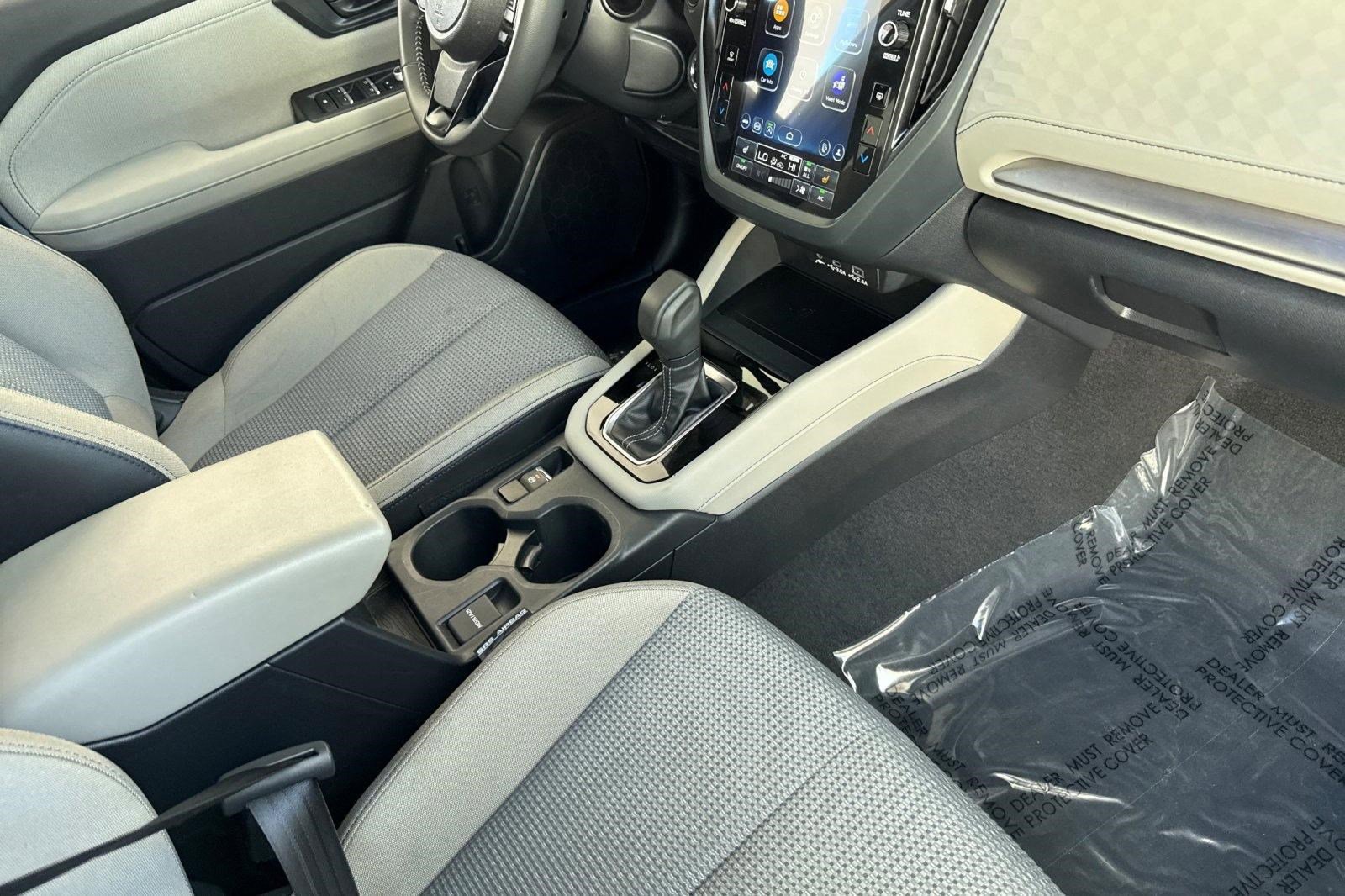 Used 2025 Subaru Forester Premium image 31