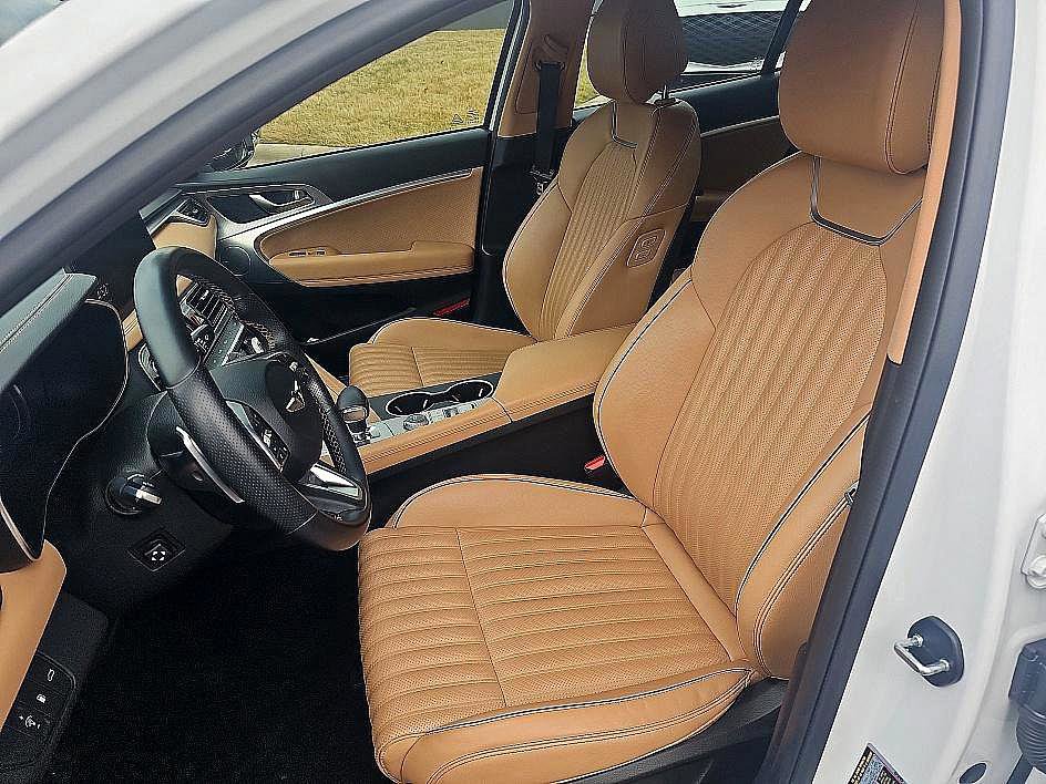 Used 2022 Genesis G70 2.0T w/ Prestige Package image 17