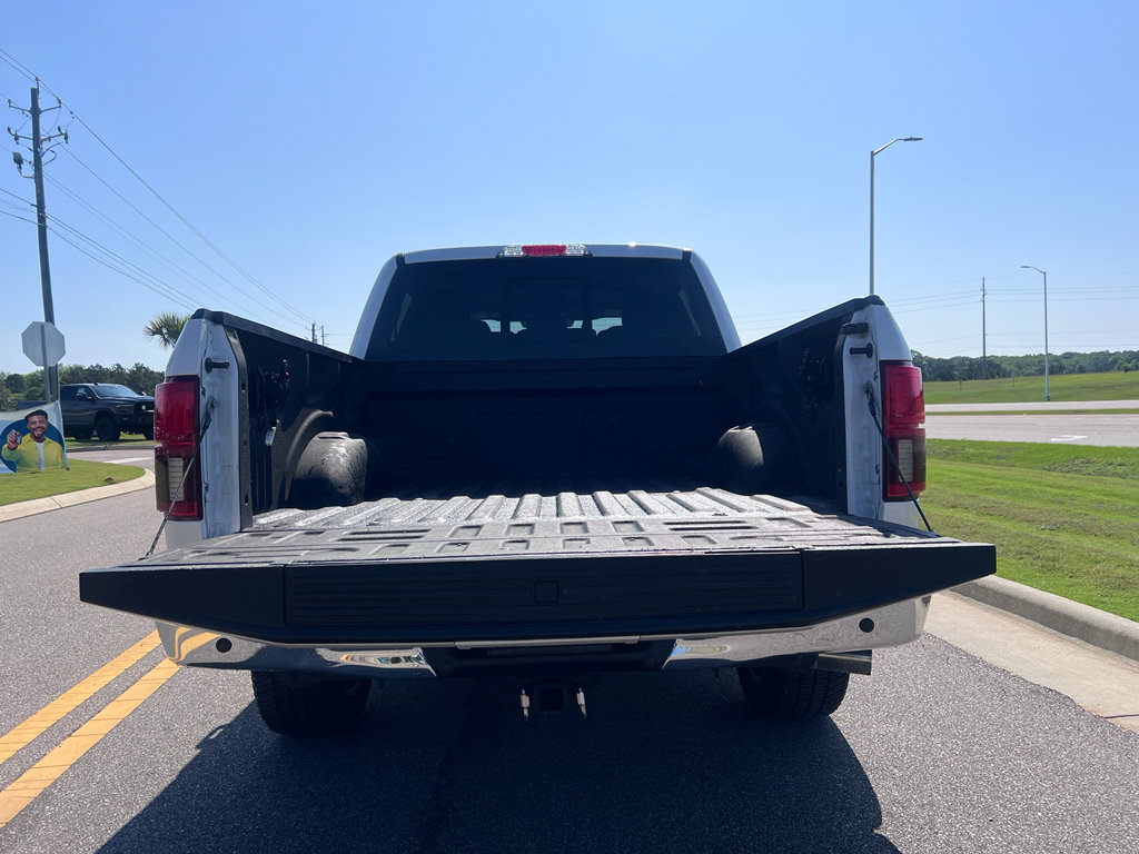 Used 2018 Ford F150 Lariat w/ Equipment Group 502A Luxury AWD/4WD image 11