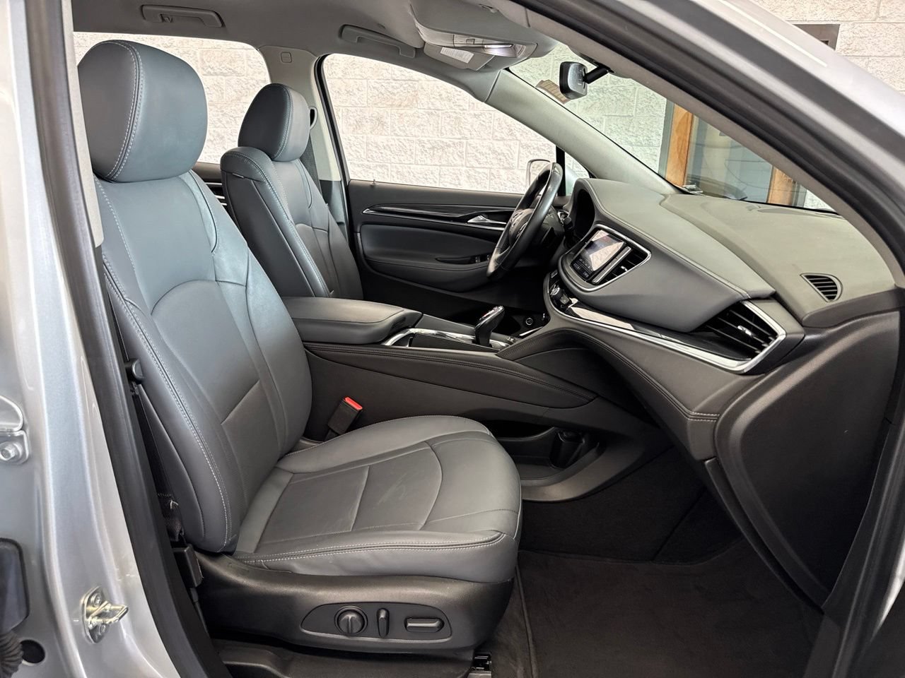 Used 2020 Buick Enclave Essence AWD/4WD image 51