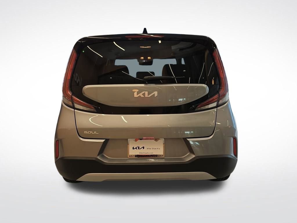 Used 2025 Kia Soul LX image 4
