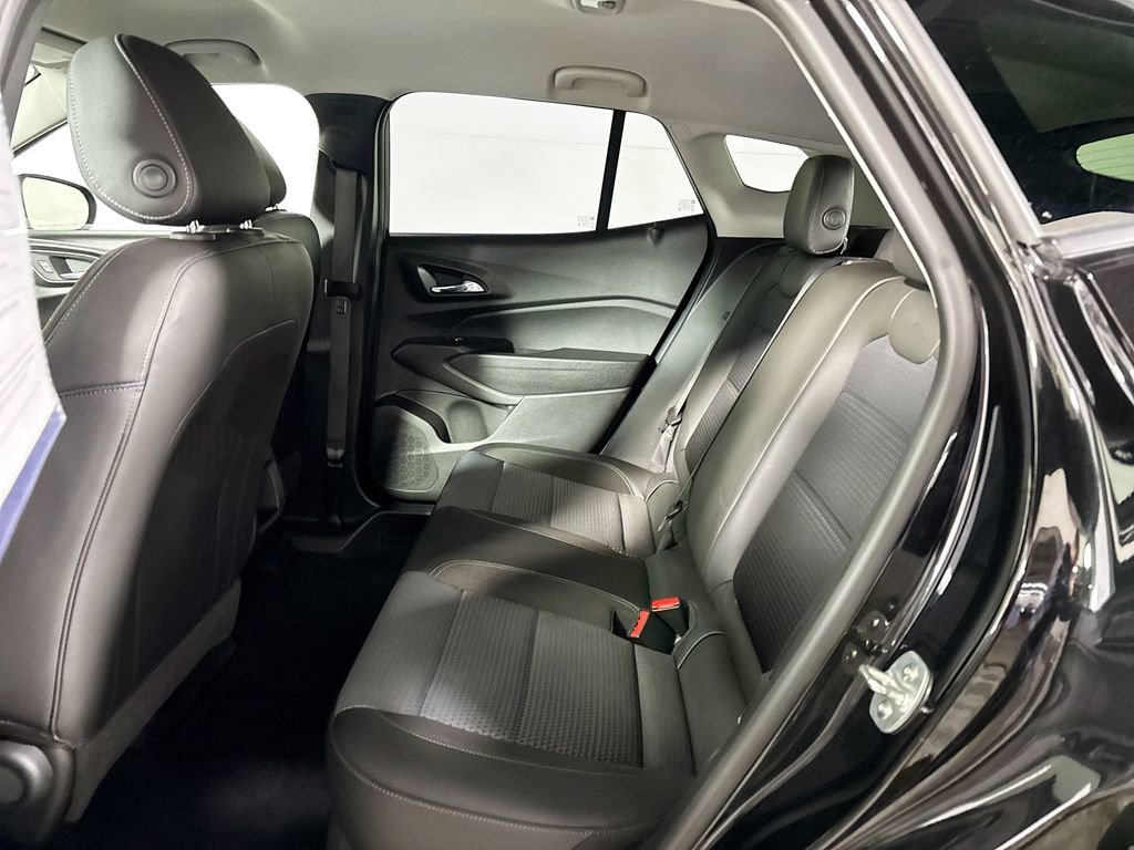 Used 2025 Chevrolet Trax LT image 19