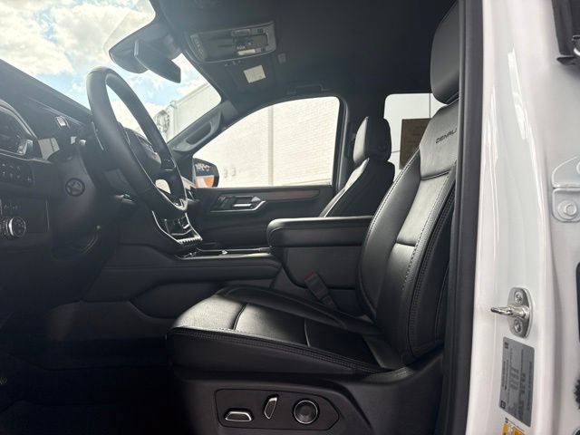 Used 2025 GMC Yukon Denali AWD/4WD image 14