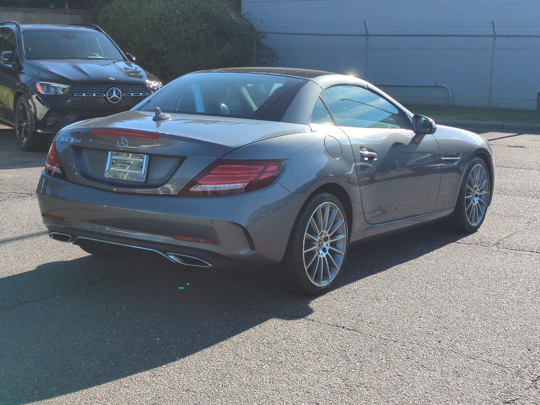 Used 2018 Mercedes-Benz SLC 300 image 3