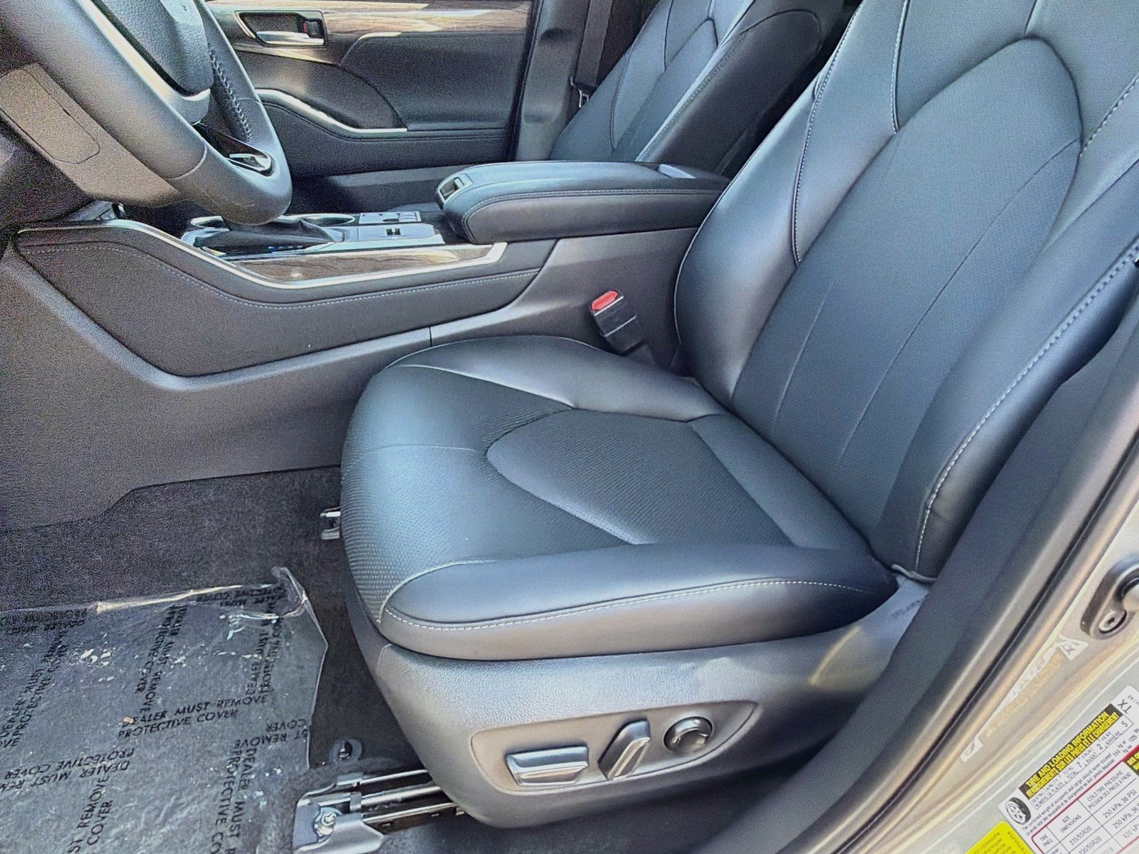 Used 2026 Toyota Highlander Limited AWD/4WD image 23