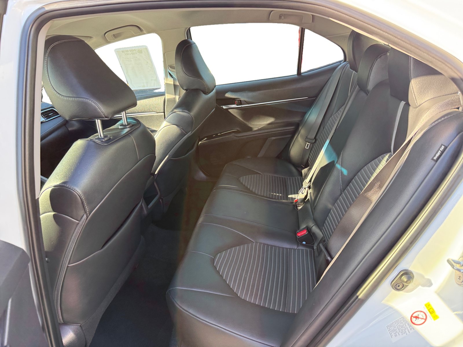 Used 2018 Toyota Camry SE FWD image 16