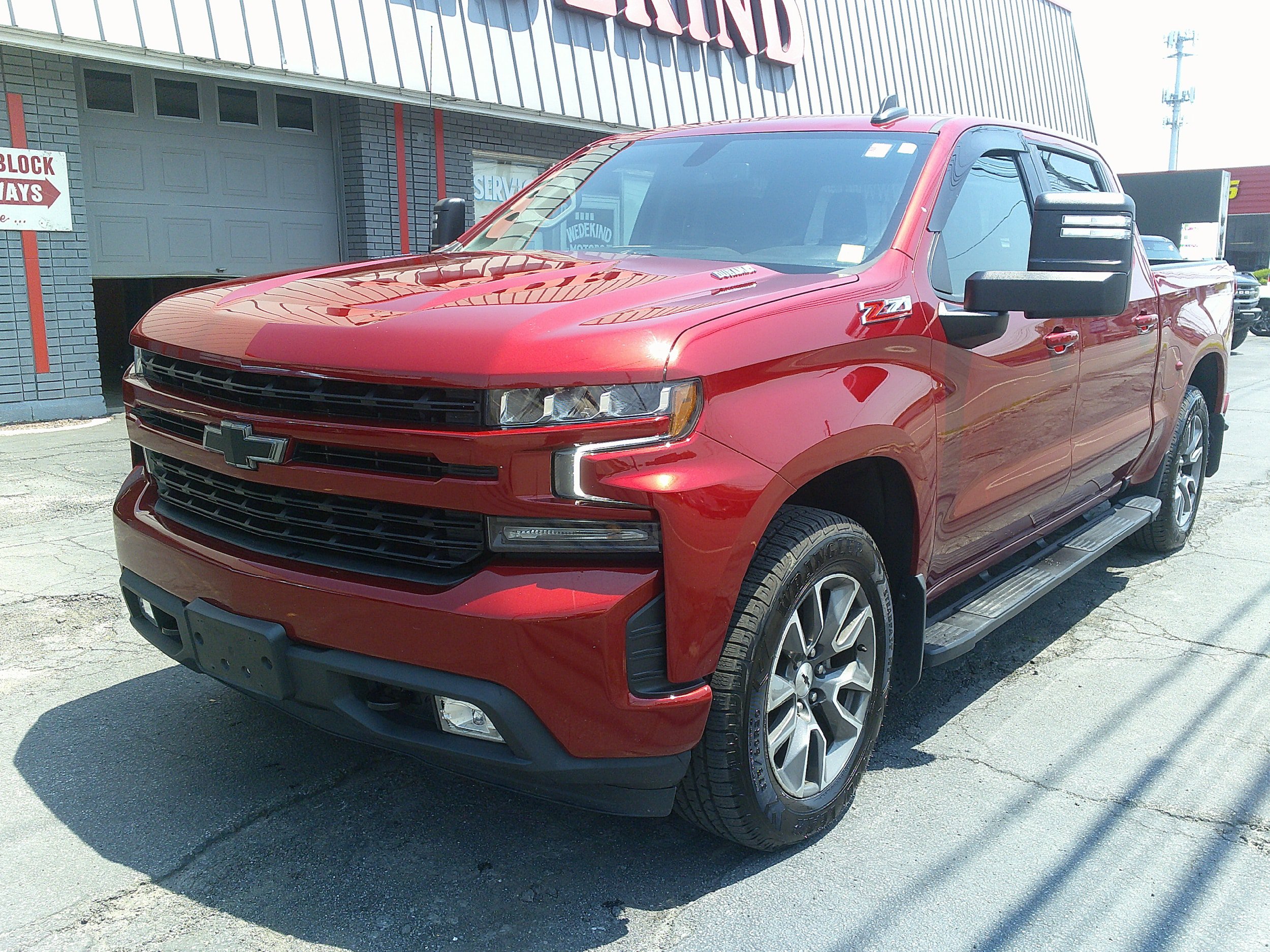Used 2021 Chevrolet Silverado 1500 RST AWD/4WD image 3