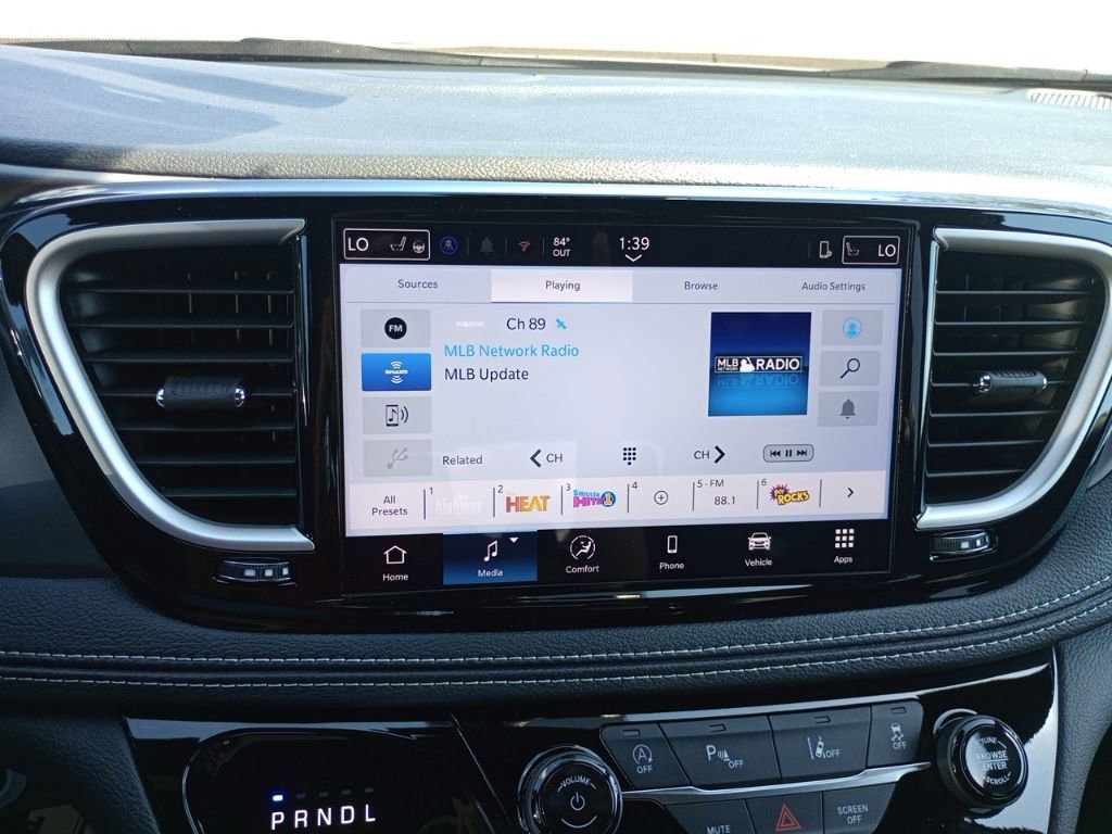 New 2026 Chrysler Pacifica Select image 30