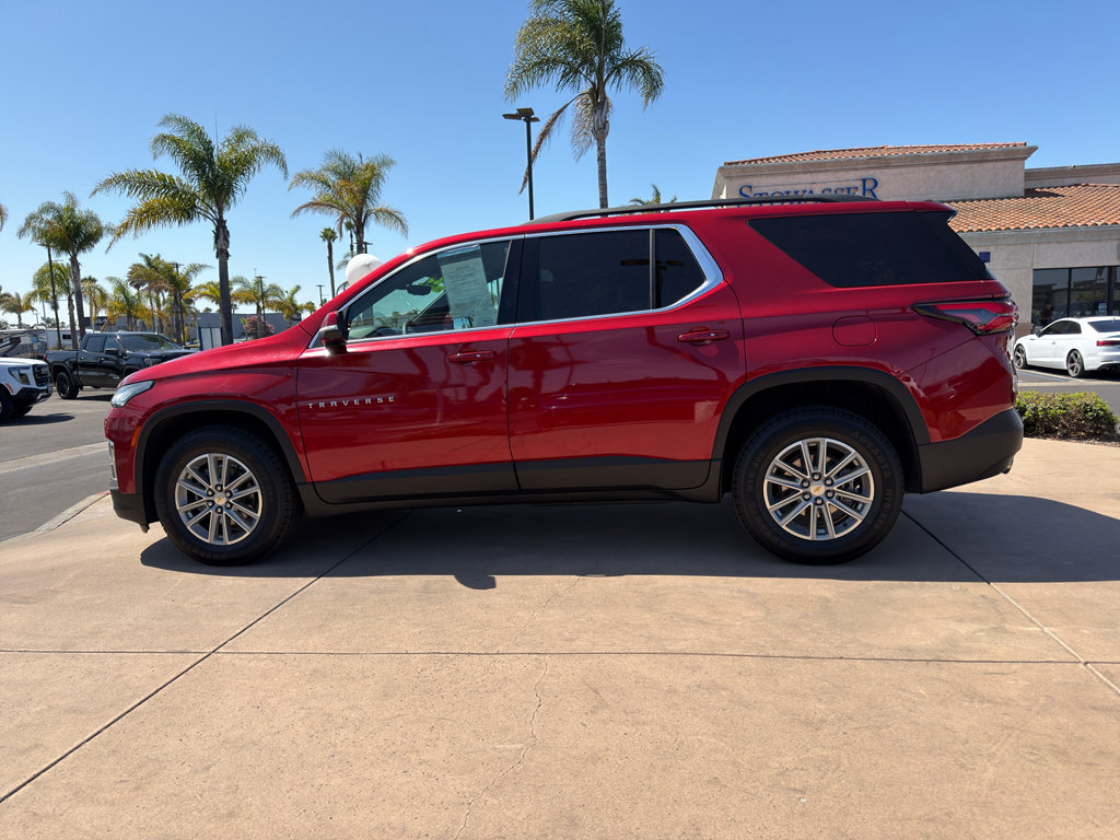 Used 2023 Chevrolet Traverse LT FWD image 7