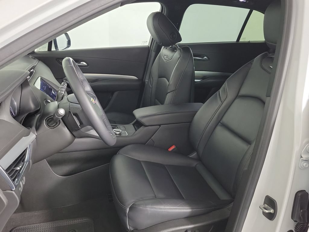 Used 2023 Cadillac XT4 Premium Luxury FWD image 16