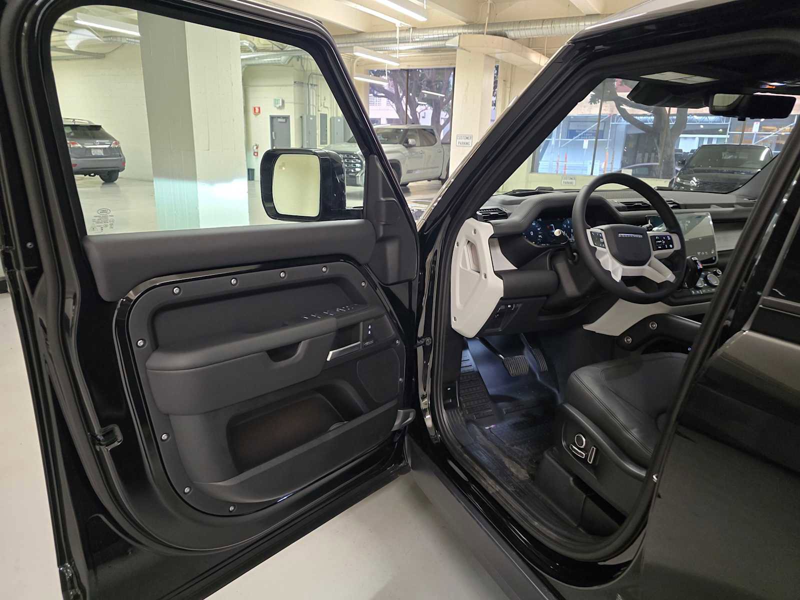 New 2026 Land Rover Defender 130 X-Dynamic SE image 21