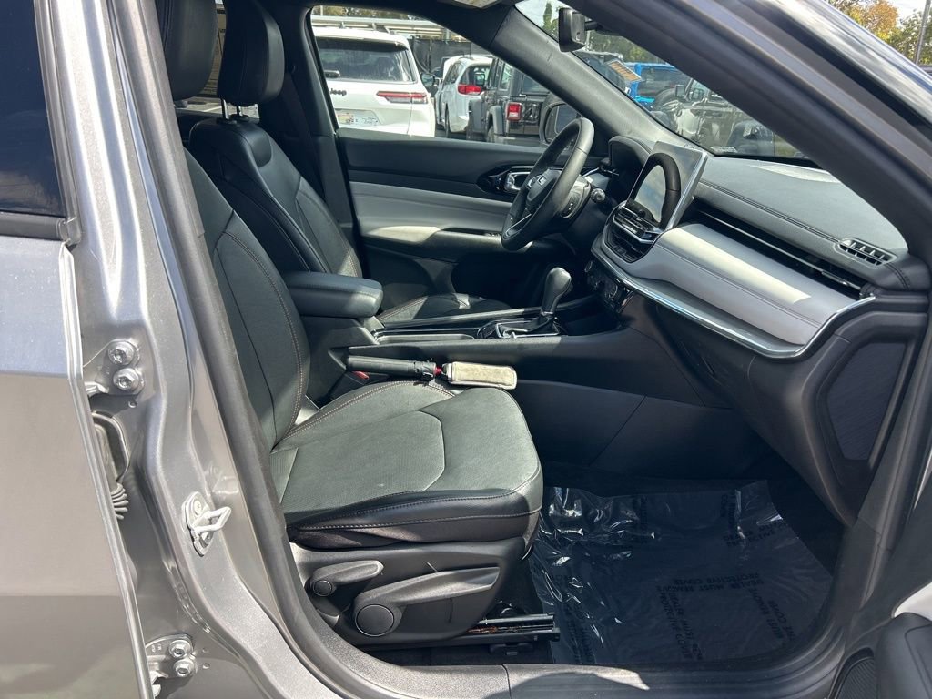 Used 2023 Jeep Compass Limited image 22