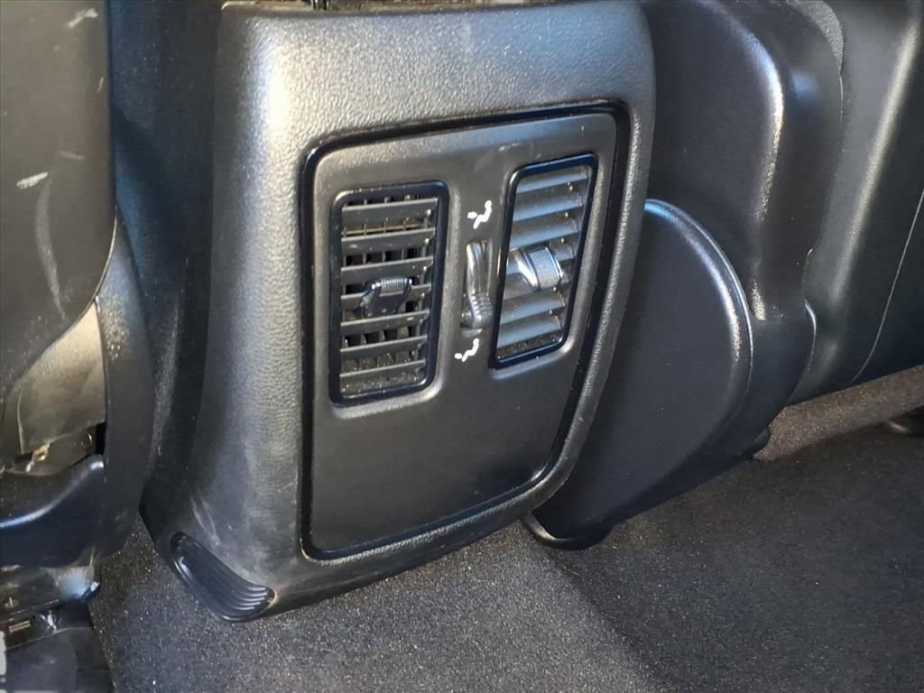 Used 2024 Dodge Durango SXT image 28