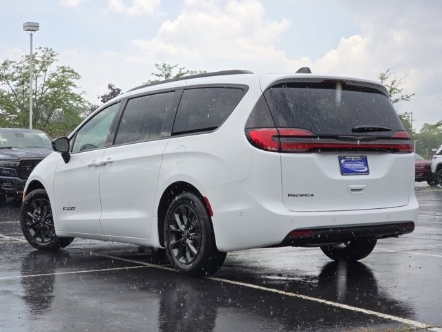 New 2025 Chrysler Pacifica Select w/ Fav Edition Package image 23
