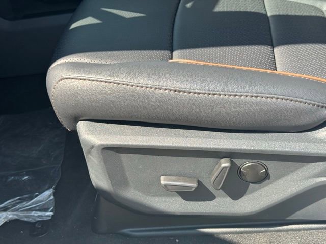 New 2025 Ford F350 Lariat w/ Lariat Ultimate Package image 17