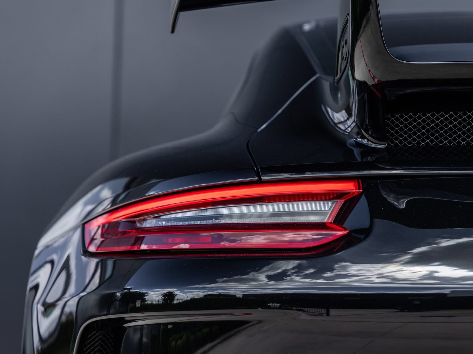 Certified 2018 Porsche 911 GT3 RWD image 16