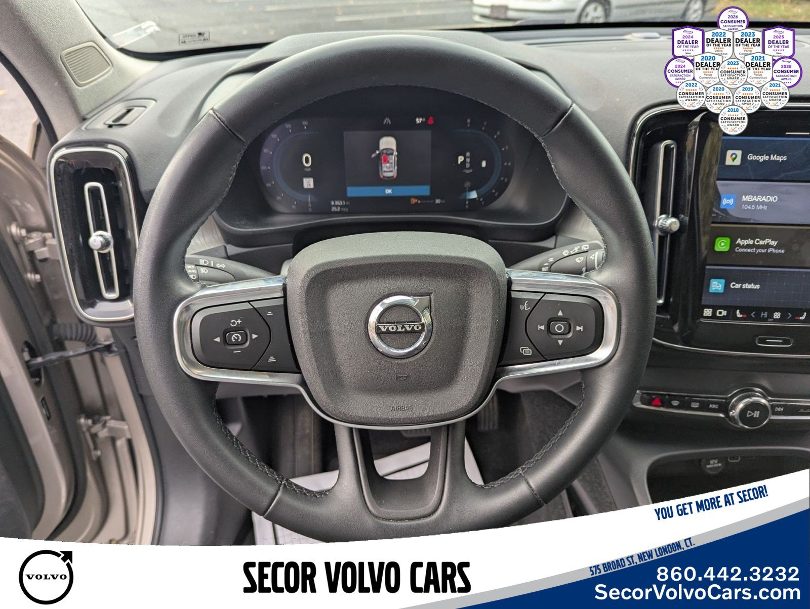 Certified 2023 Volvo XC40 B5 Plus AWD/4WD image 11